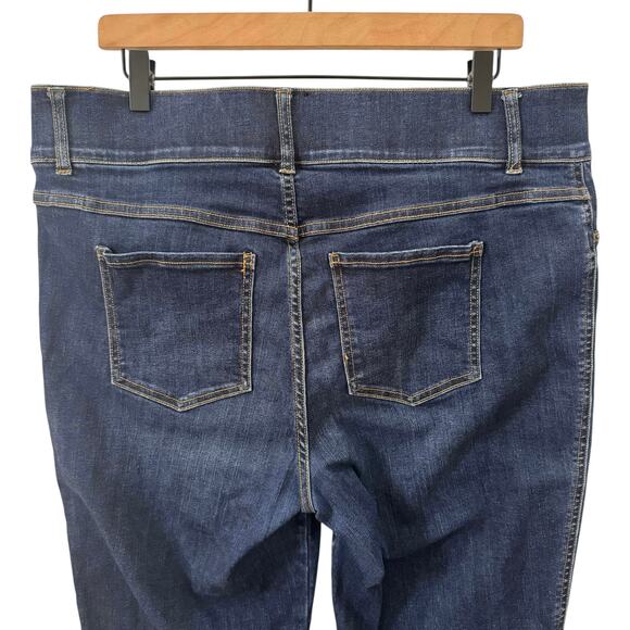 Spanx Flare Pull-On Flare Jeans in "Midnight" Dark Wash Size 1X - Picture 10 of 14